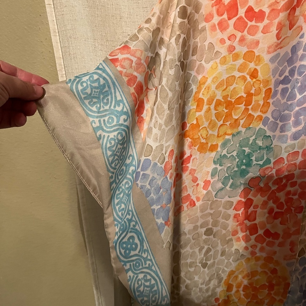 Floral Patterned Silk Kimono - Picture 2 of 4